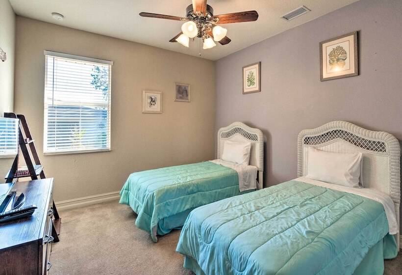 Spacious Port Charlotte Home W/ Lanai!