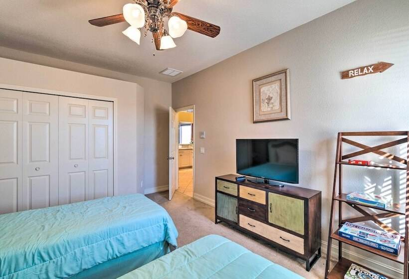 Spacious Port Charlotte Home W/ Lanai!