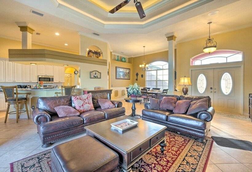 Spacious Port Charlotte Home W/ Lanai!