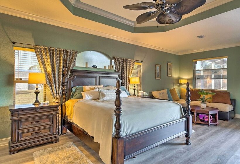 Spacious Port Charlotte Home W/ Lanai!