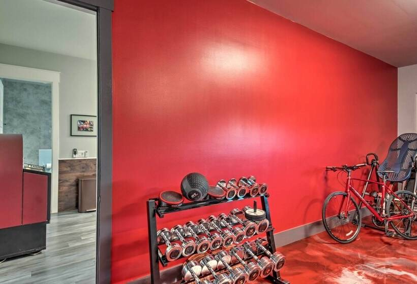 Sprawling Fort Denaud Paradise: Pool, Hot Tub