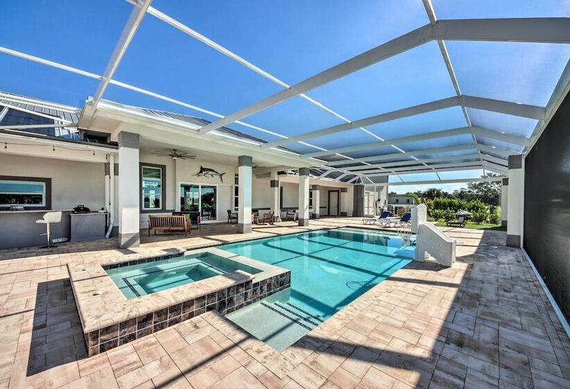 Sprawling Fort Denaud Paradise: Pool, Hot Tub