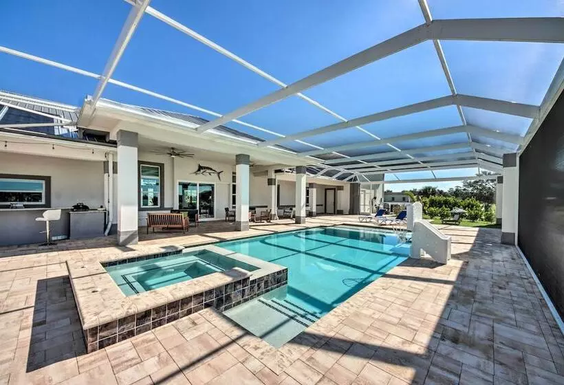 Sprawling Fort Denaud Paradise: Pool, Hot Tub