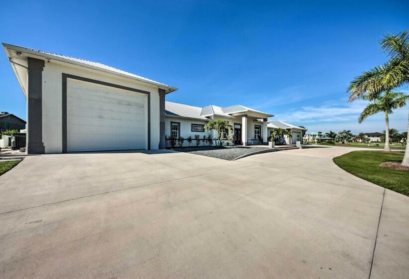 Sprawling Fort Denaud Paradise: Pool, Hot Tub