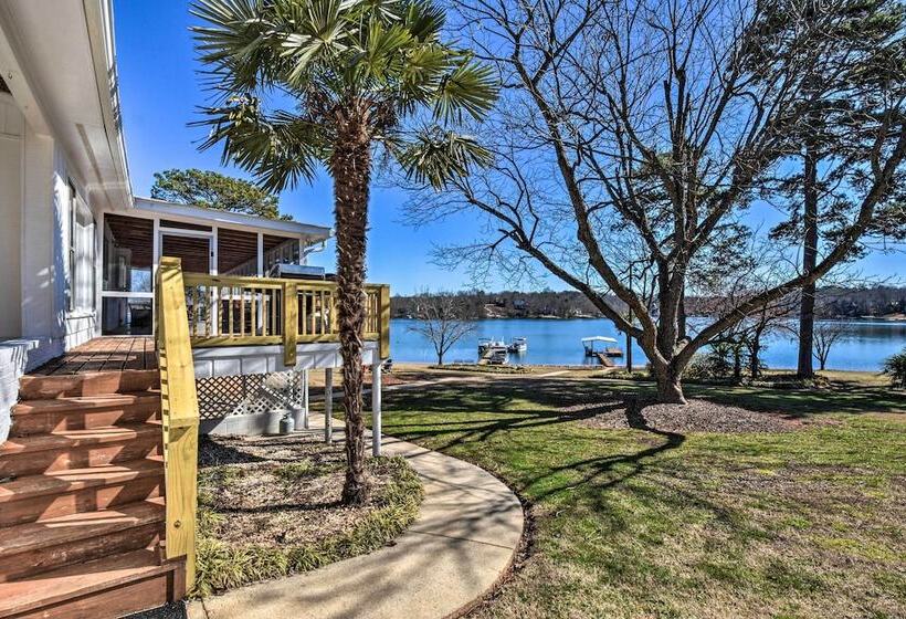 Stunning Seneca Home W/ Lake Keowee Access!