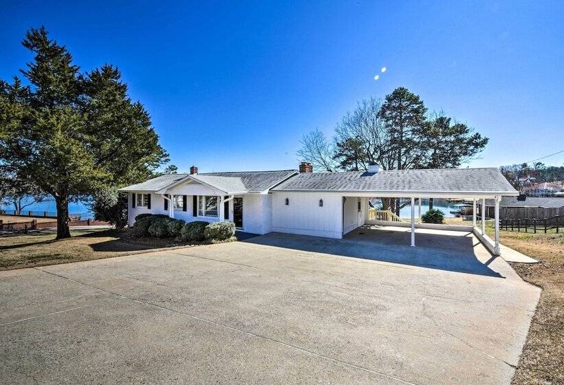 Stunning Seneca Home W/ Lake Keowee Access!