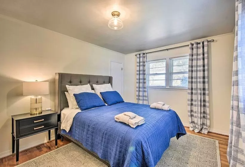 Stunning Seneca Home W/ Lake Keowee Access!