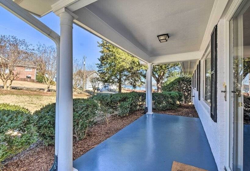 Stunning Seneca Home W/ Lake Keowee Access!