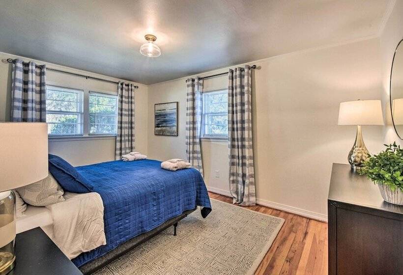 Stunning Seneca Home W/ Lake Keowee Access!