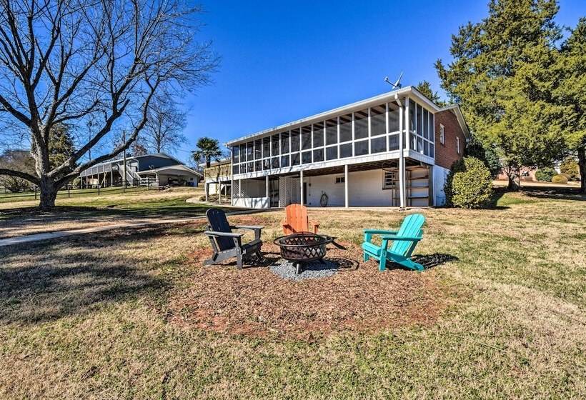 Stunning Seneca Home W/ Lake Keowee Access!