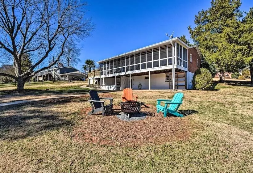 Stunning Seneca Home W/ Lake Keowee Access!