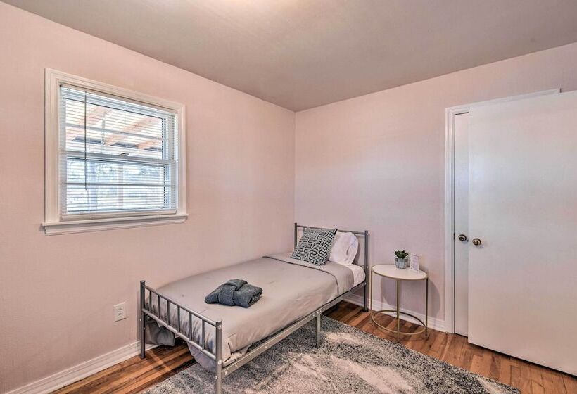 Stunning Seneca Home W/ Lake Keowee Access!