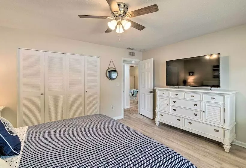 Sunny Port Charlotte Family Retreat: 3 Mi To Beach