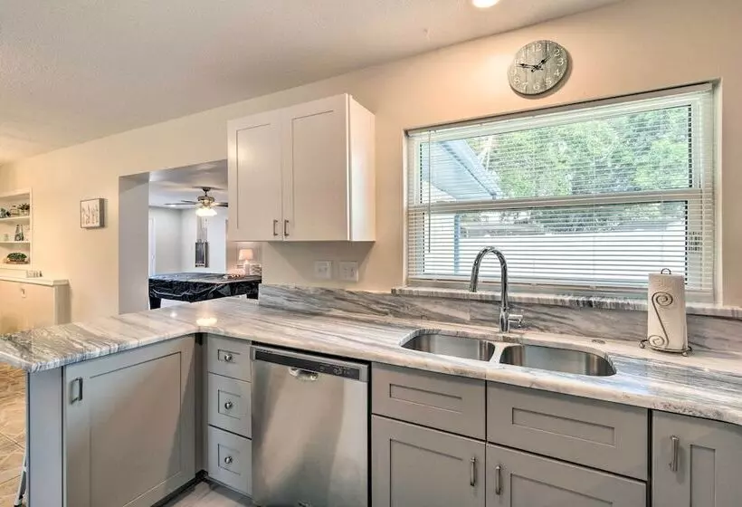 Sunny Port Charlotte Family Retreat: 3 Mi To Beach