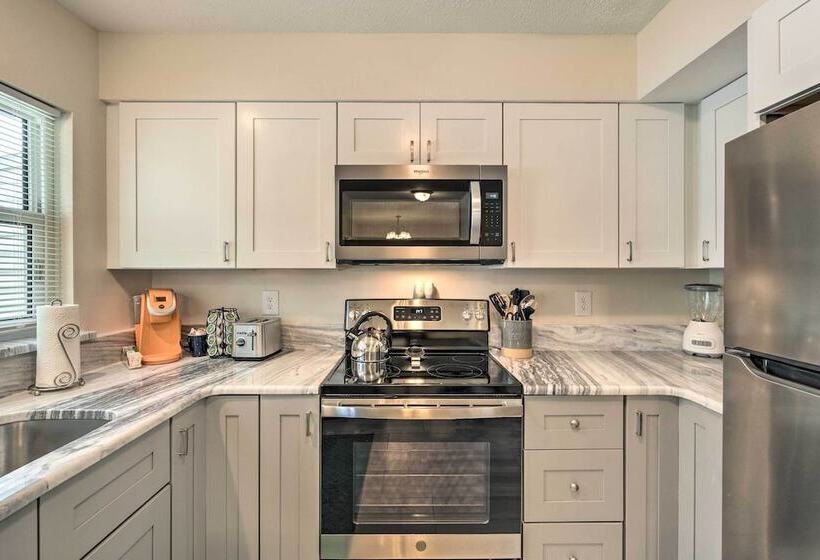 Sunny Port Charlotte Family Retreat: 3 Mi To Beach