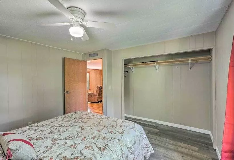 Suwannee Riverfront Home: Grill, Near Springs