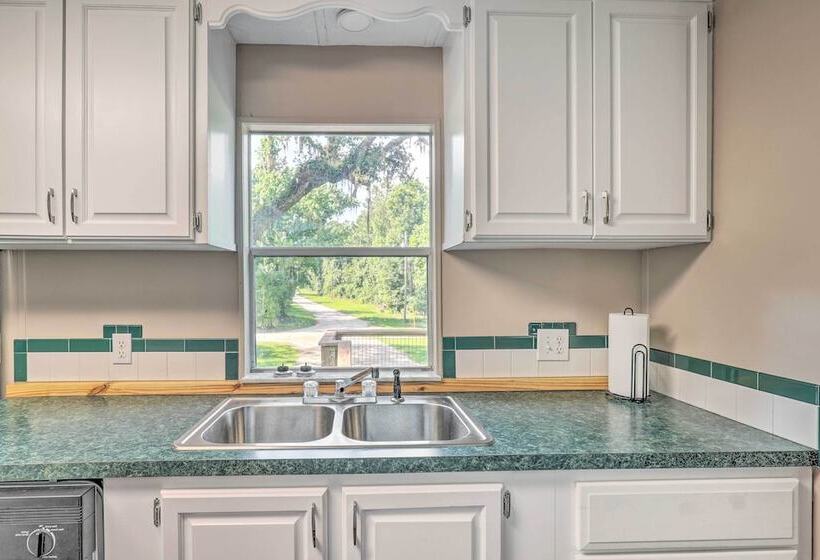 Suwannee Riverfront Home: Grill, Near Springs