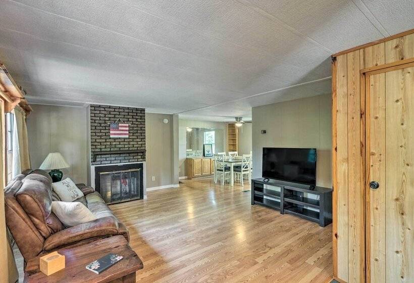 Suwannee Riverfront Home: Grill, Near Springs