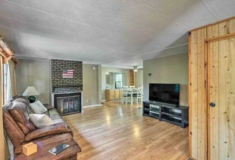 Suwannee Riverfront Home: Grill, Near Springs