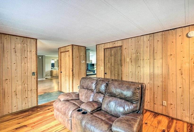 Suwannee Riverfront Home: Grill, Near Springs