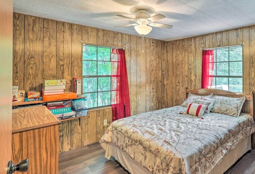 Suwannee Riverfront Home: Grill, Near Springs