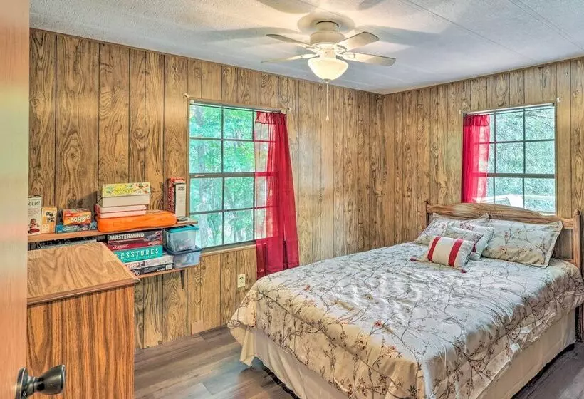 Suwannee Riverfront Home: Grill, Near Springs