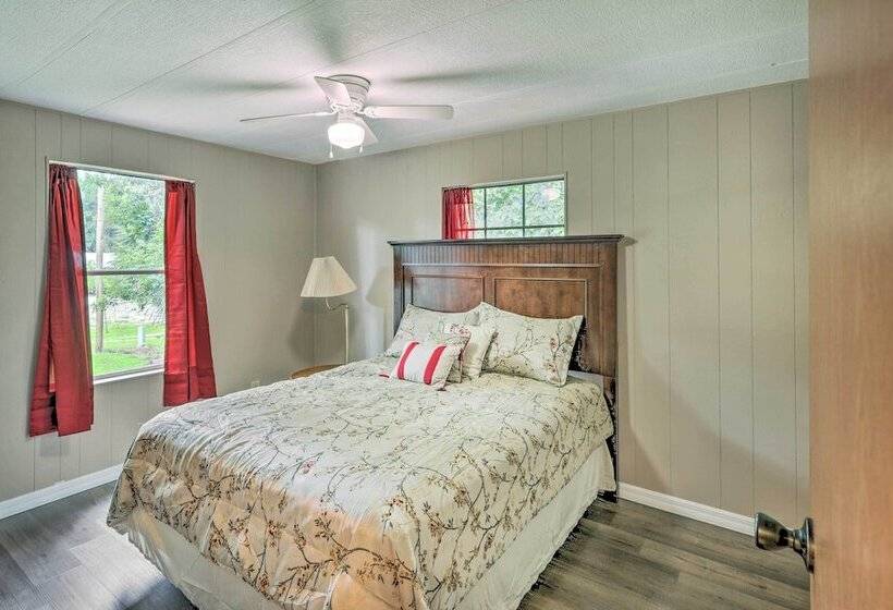 Suwannee Riverfront Home: Grill, Near Springs