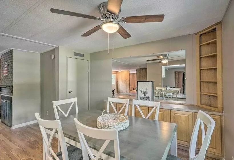 Suwannee Riverfront Home: Grill, Near Springs