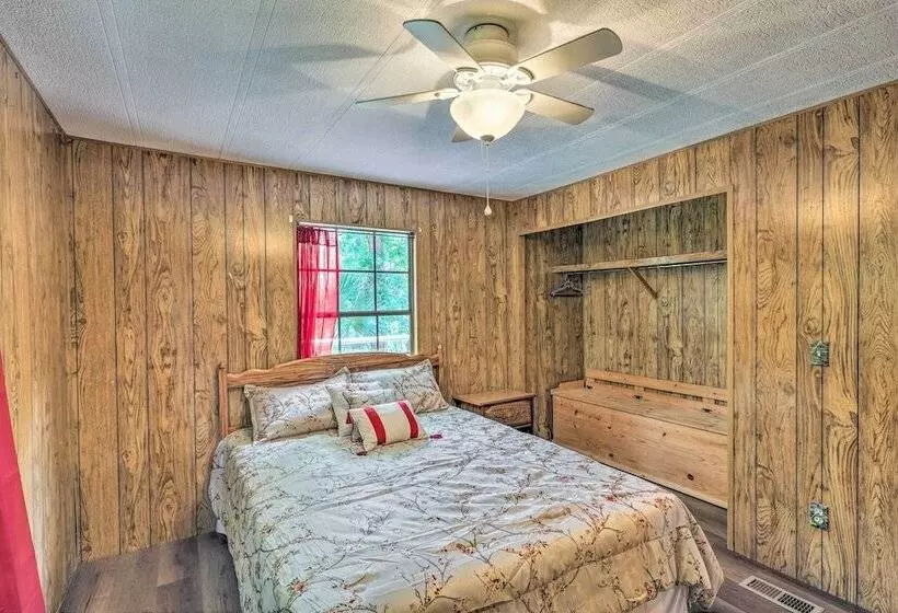 Suwannee Riverfront Home: Grill, Near Springs