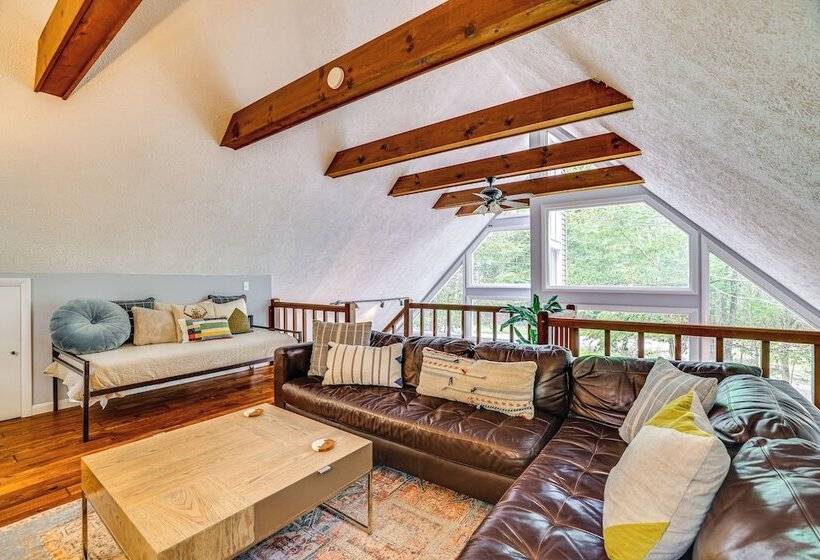 Tobyhanna Home W/ Fire Pit ~ 15 Mi To Ski Resort!