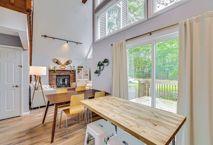Tobyhanna Home W/ Fire Pit ~ 15 Mi To Ski Resort!