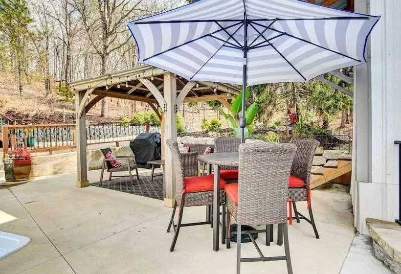 Secluded Branson Escape W/ Pool & Game Room!
