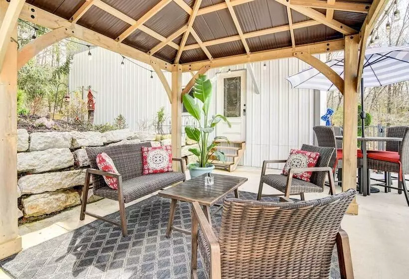 Secluded Branson Escape W/ Pool & Game Room!