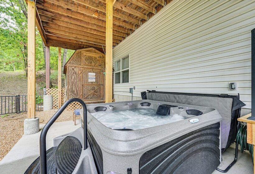 Secluded Branson Escape W/ Pool & Game Room!