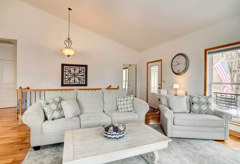 Secluded Branson Escape W/ Pool & Game Room!