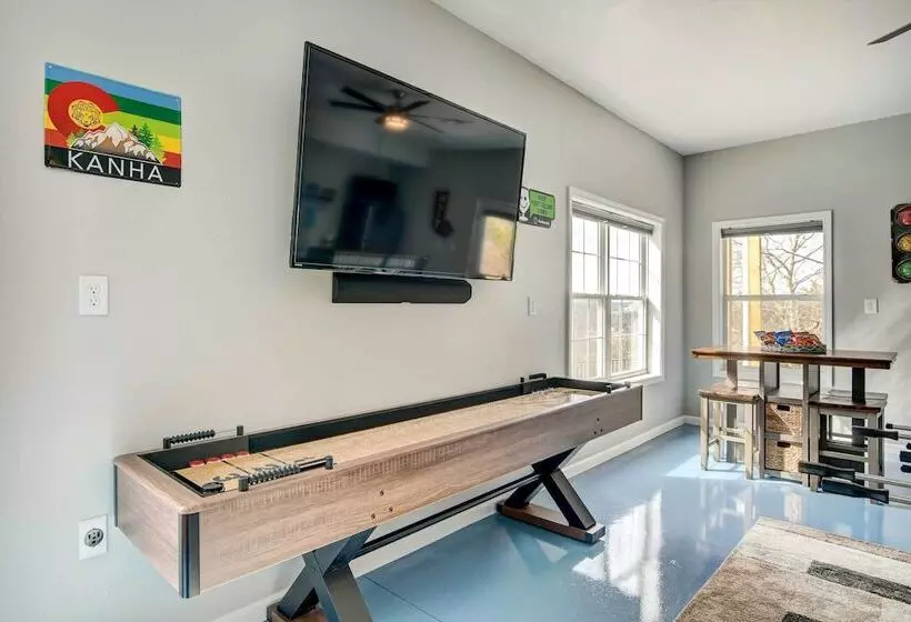 Secluded Branson Escape W/ Pool & Game Room!