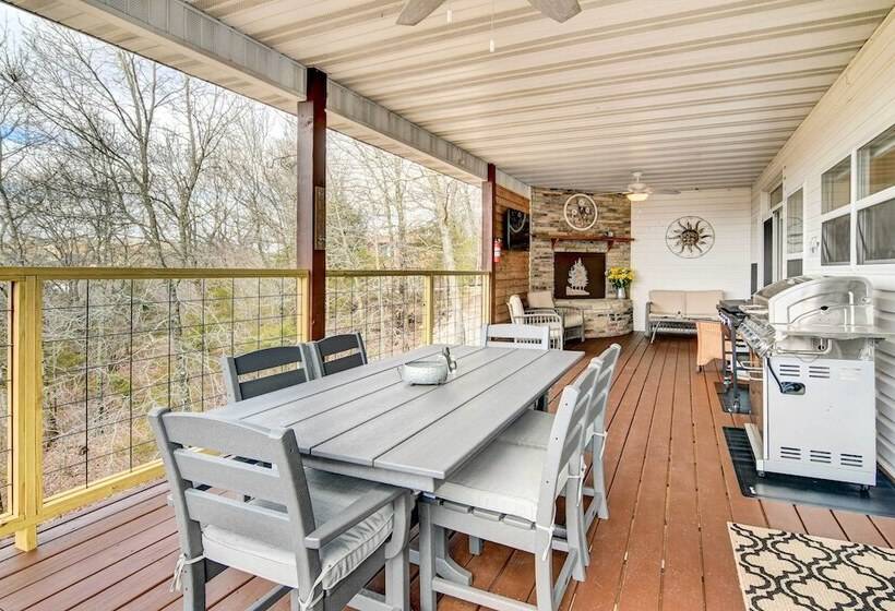 Secluded Branson Escape W/ Pool & Game Room!