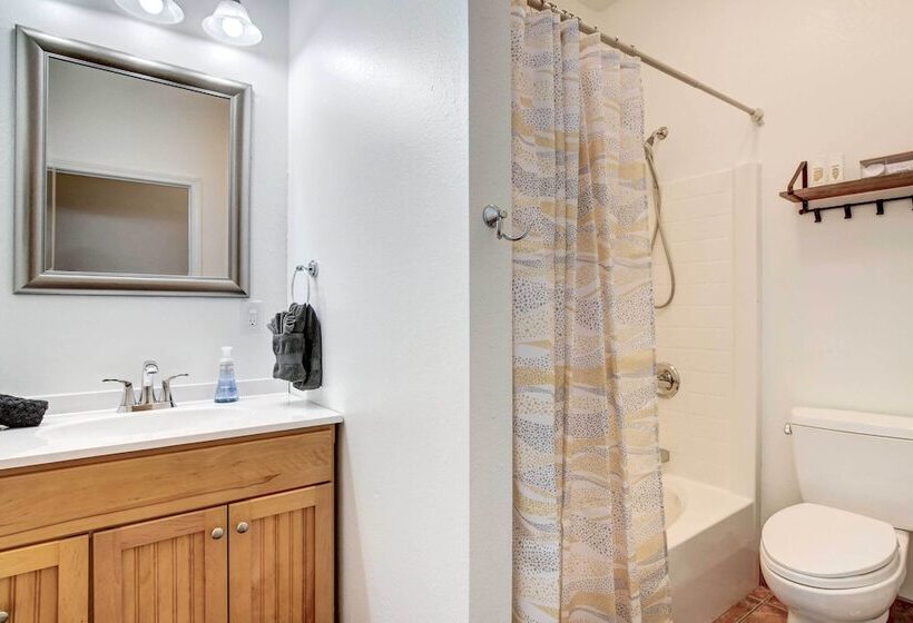 Secluded Branson Escape W/ Pool & Game Room!