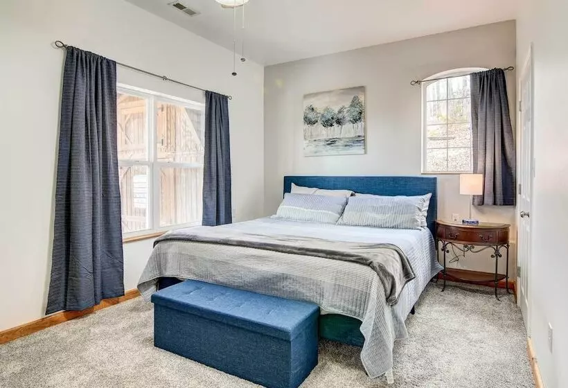 Secluded Branson Escape W/ Pool & Game Room!