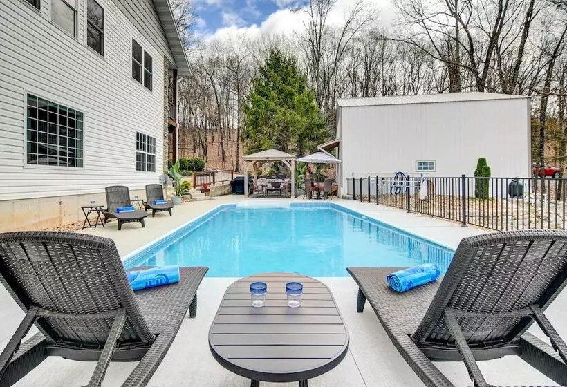 Secluded Branson Escape W/ Pool & Game Room!