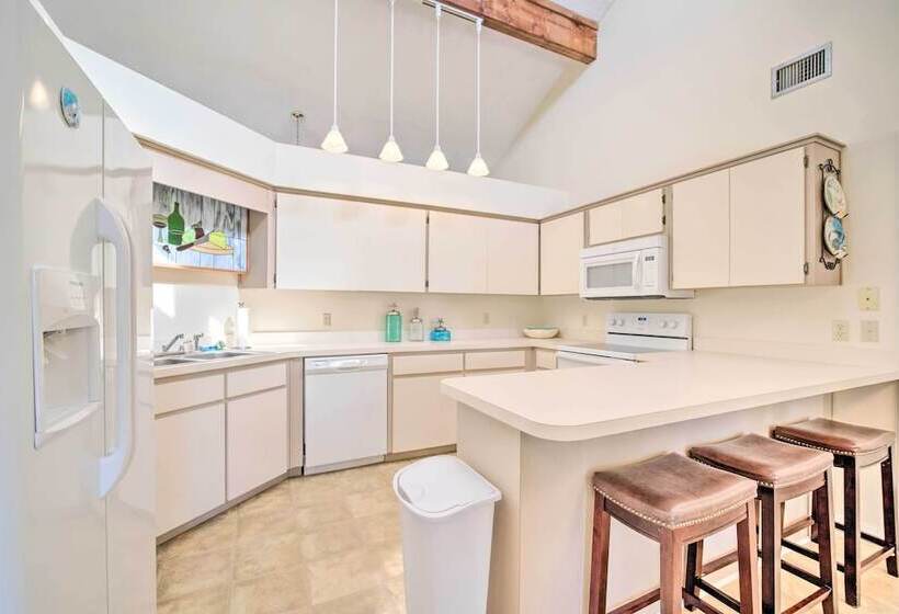 Crystal River Home: Water Views & Boat Dock!