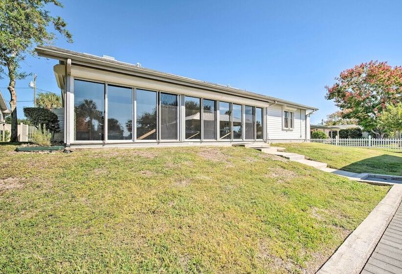 Crystal River Home: Water Views & Boat Dock!