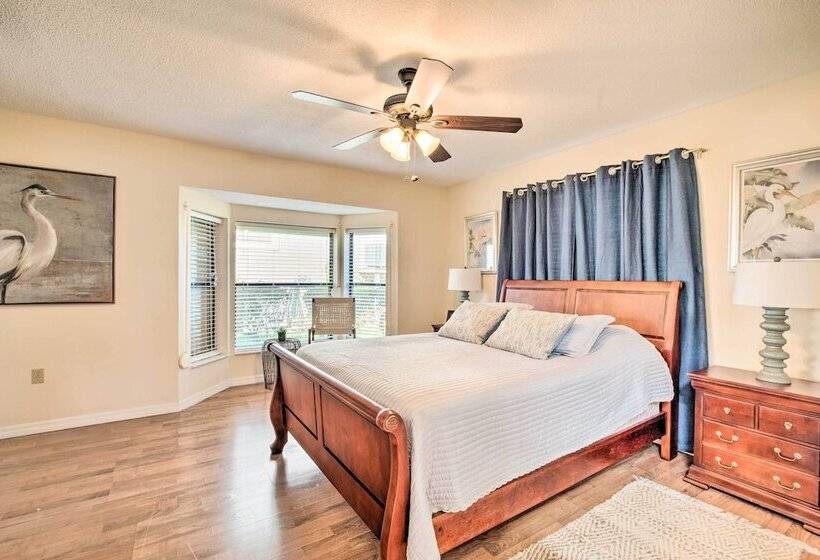 Crystal River Home: Water Views & Boat Dock!