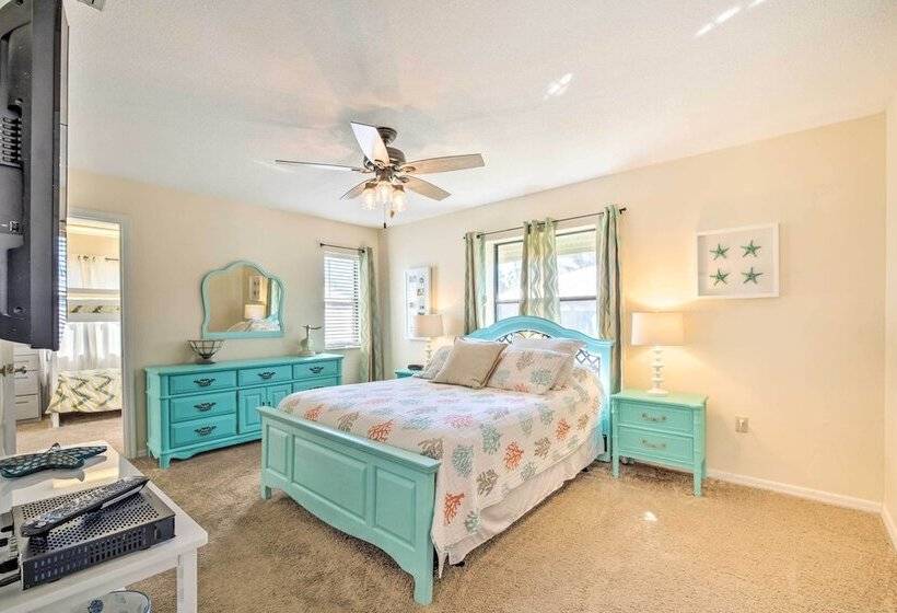 Crystal River Home: Water Views & Boat Dock!