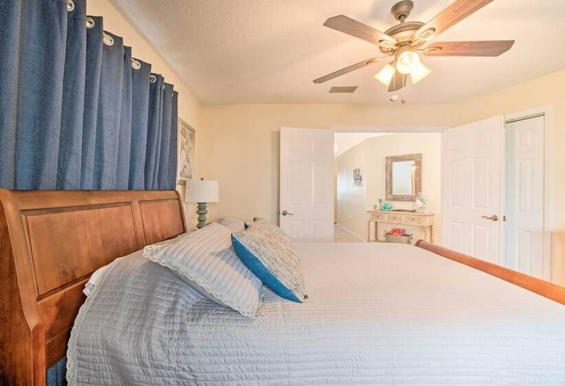 Crystal River Home: Water Views & Boat Dock!