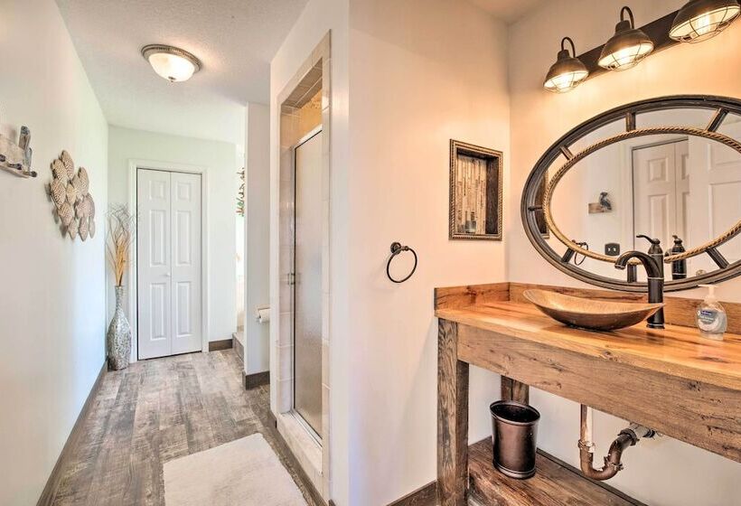 Crystal River Home: Water Views & Boat Dock!