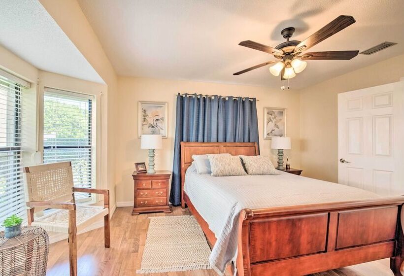 Crystal River Home: Water Views & Boat Dock!