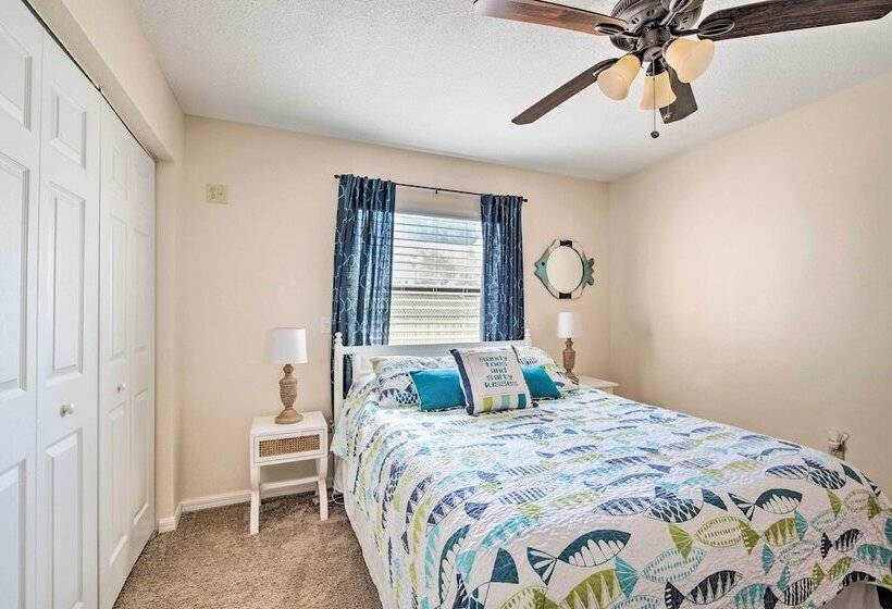 Crystal River Home: Water Views & Boat Dock!