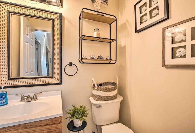 Crystal River Home: Water Views & Boat Dock!