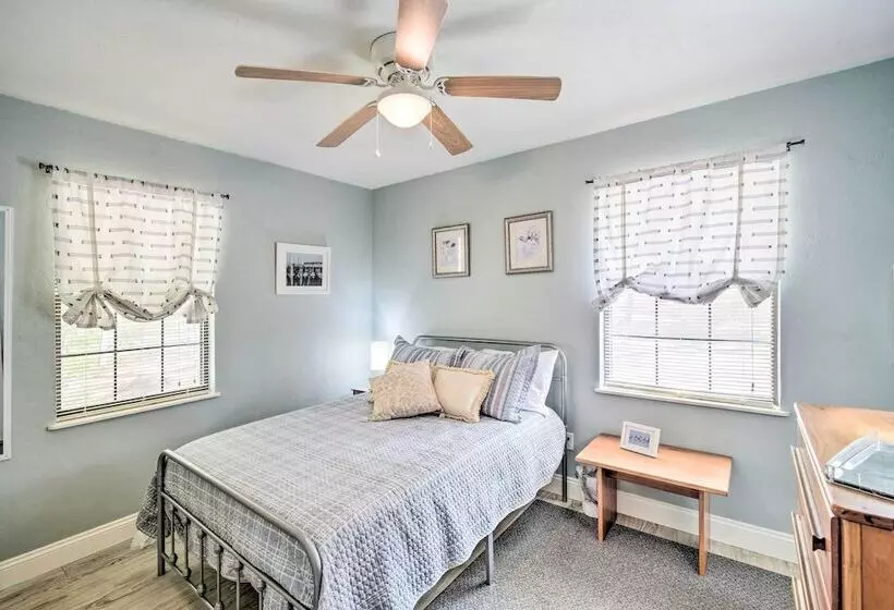 Waterfront Hawthorne Hideaway With Fire Pit!